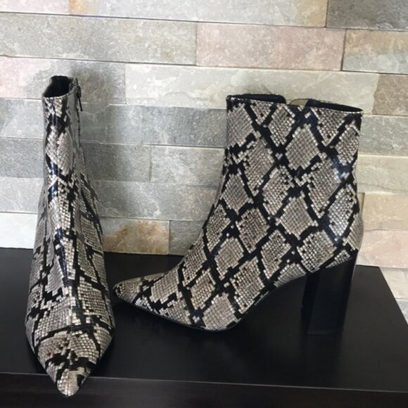 Jeffrey Campbell Raven Bootie - Picture 5 of 9